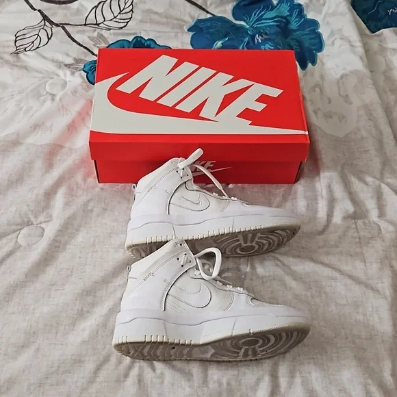 Women's Nike Dunk high up in Summit White - Picture 2 of 7